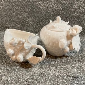 GRACES TEAWARE Strawberry Flowers Creamer & Sugar bowls